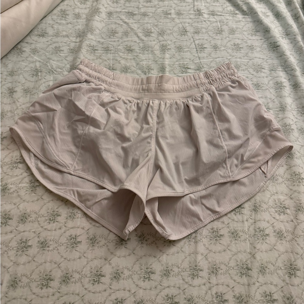 white lululemon hotty hot shorts